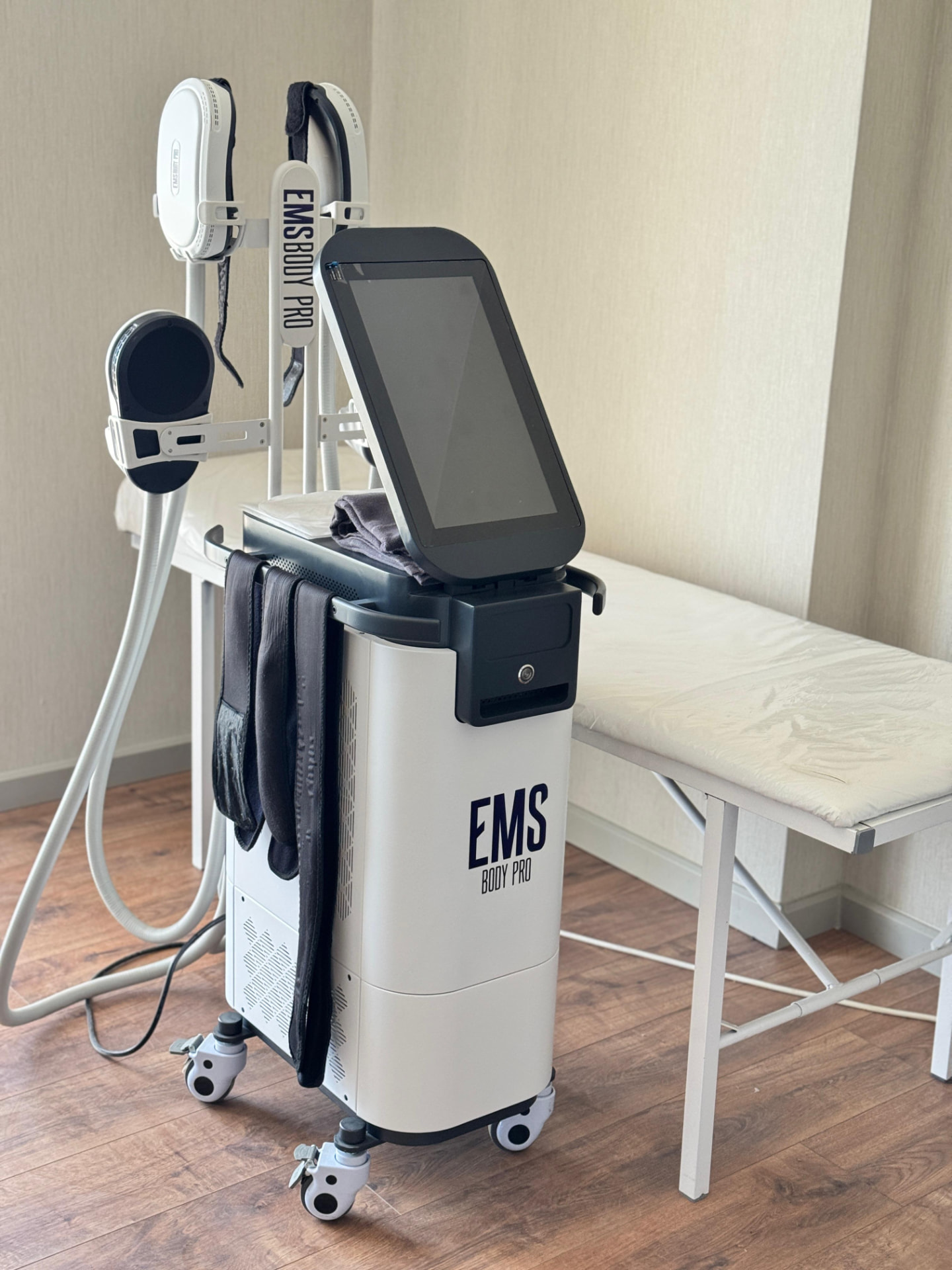 EMS Body Pro cihazı